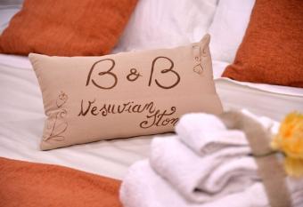 B&B VESUVIAN STONE has Balcony rooms