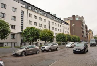 Tallinn Center Apartment has rooms with a private hot tub