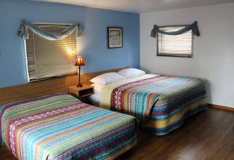 River Road Motel has Balcony rooms