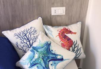 Rais has Balcony rooms