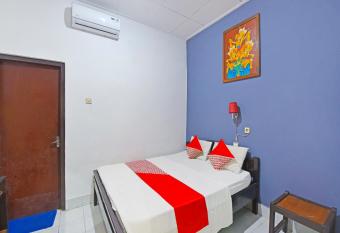 OYO 3244 Grand Chandra Hotel allows 18 year olds to book a room