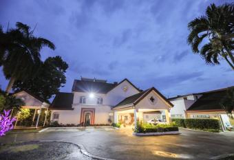 Villa Ibarra has Balcony rooms