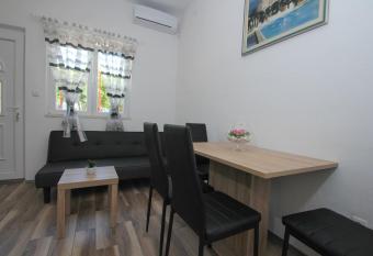 Apartment Afrodita has Balcony rooms