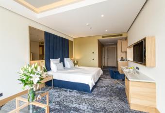 Swissotel Sarajevo allows 18 year olds to book a room