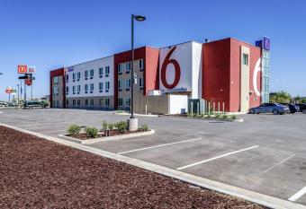 Motel 6-Livingston, CA - Merced County allows 18 year olds to book a room