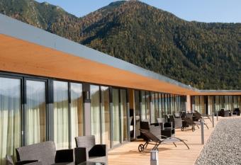 Alpresort Tirol has Balcony rooms