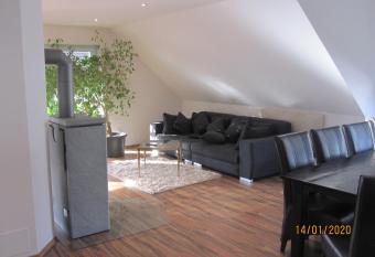 Ferien- bzw. Zeitwohnen Burglengenfeld allows 18 year olds to book a room