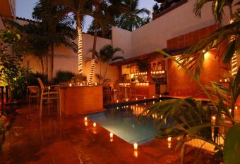 Hotel Mercurio - Gay Friendly allows 18 year olds to book a room