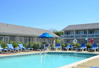 The Beachside on Nantucket has Balcony rooms
