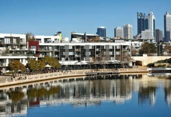 East Perth Suites Hotel has Balcony rooms