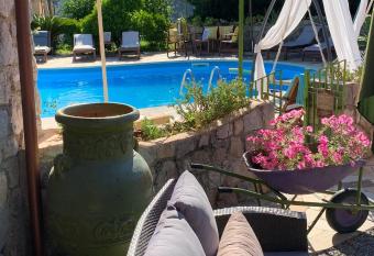 La Beverita allows 18 year olds to book a room