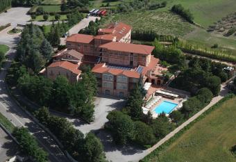 Relais La Fattoria has Balcony rooms