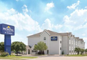Microtel Inn & Suites by Wyndham Independence allows 18 year olds to book a room