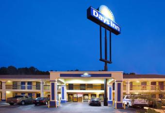 Days Inn by Wyndham Covington has Smoking rooms