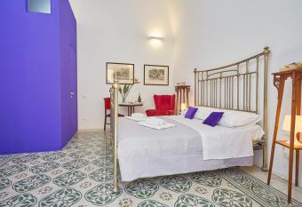 B&B DEL CORSO has Balcony rooms