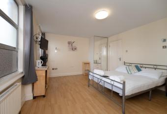 Flexistay Aparthotel Tooting allows 18 year olds to book a room