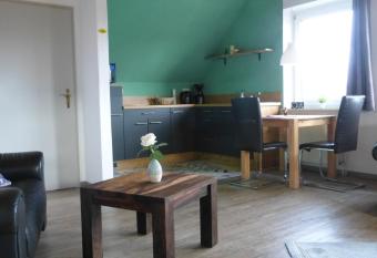 Ferienwohnung Ochtmissen allows 18 year olds to book a room