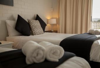 Herston Place Motel has Balcony rooms