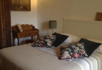 Nezignan paradisio has Balcony rooms