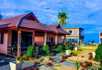 Needa Rock Resort has Balcony rooms