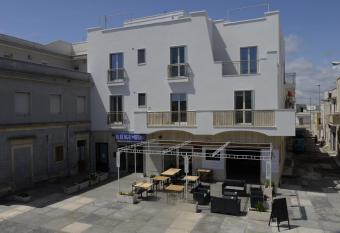 Hotel Morini has Balcony rooms