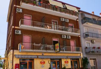 La spagnola has Balcony rooms