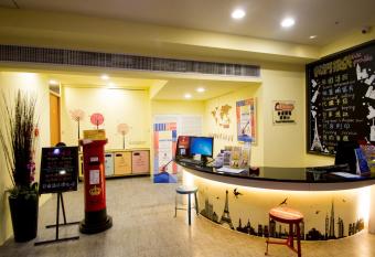 Moshamanla Hotel - Ximen allows 18 year olds to book a room