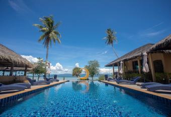 Absolute Beachfront Resort has Balcony rooms