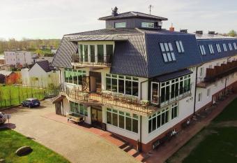 Hotel Kliper allows 18 year olds to book a room