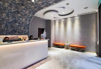 HINOEN Hotel allows 18 year olds to book a room