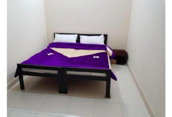 S.S.D. Guest House has Balcony rooms