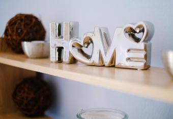 Violet City Center Apartments has Balcony rooms