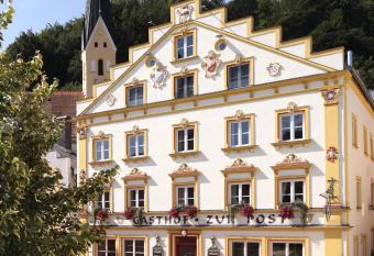 Gasthof zur Post allows 18 year olds to book a room