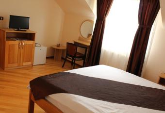 Pension Eva has rooms with a private hot tub