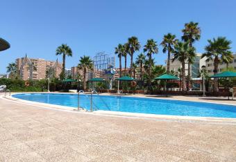 ACV - Aguamarina-2   l  nea, planta 7, norte allows 18 year olds to book a room