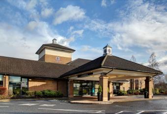 DoubleTree by Hilton Edinburgh Airport allows 18 year olds to book a room