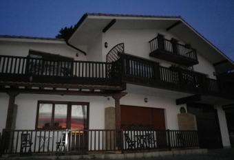 Casa Rural Higeralde has Balcony rooms