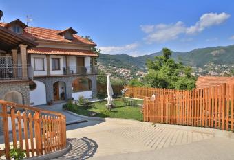 B&B Villa Italia has Balcony rooms