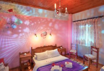 Olga Rooms has Balcony rooms