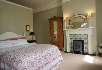 Minton House allows 18 year olds to book a room