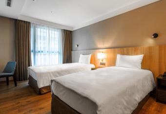 Four Points by Sheraton Yilan Jiaoxi has Balcony rooms