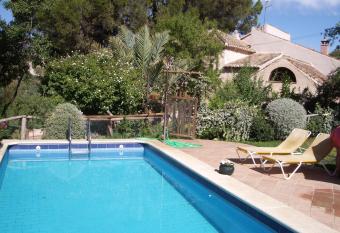 Cortijo El Pino has Balcony rooms
