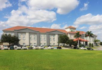 Holiday Inn Reynosa-Industrial Poniente By IHG allows 18 year olds to book a room