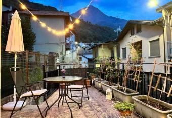 Casa Elena allows 18 year olds to book a room