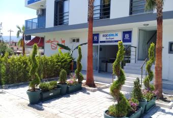 Ege Birlik Boutique allows 18 year olds to book a room