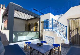 Riad L Etoile D Orient has rooms with a private hot tub