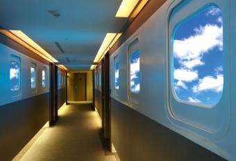 Ximen Airline Hotel allows 18 year olds to book a room