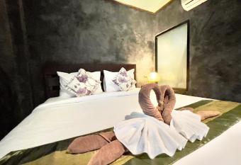 Khao Sok Green Valley Resort - SHA Certified has Balcony rooms