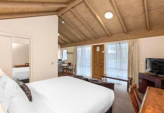 The Great Ocean Road Studios allows 18 year olds to book a room