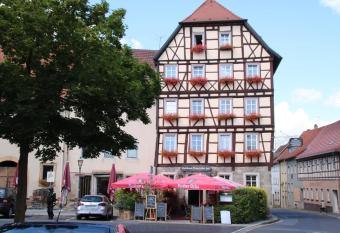 Hotel Bayerischer Hof allows 18 year olds to book a room